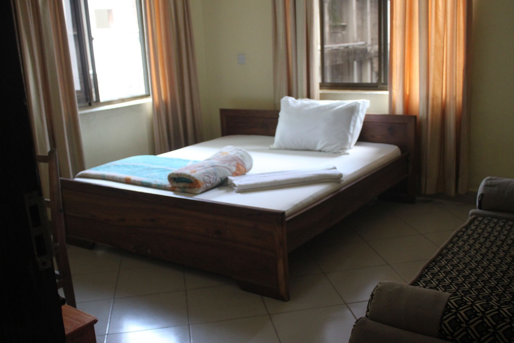 Hotel Ideal ดาร์เอสซาลาม ภายนอก รูปภาพ